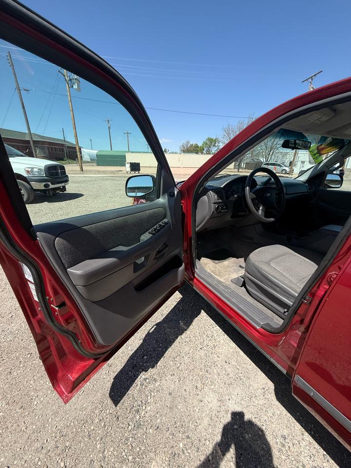 Ford Explorer XLS 4.0L 4WD 2004