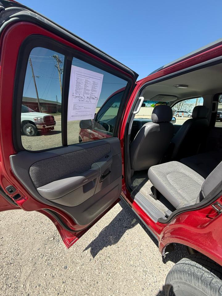 Ford Explorer XLS 4.0L 4WD 2004
