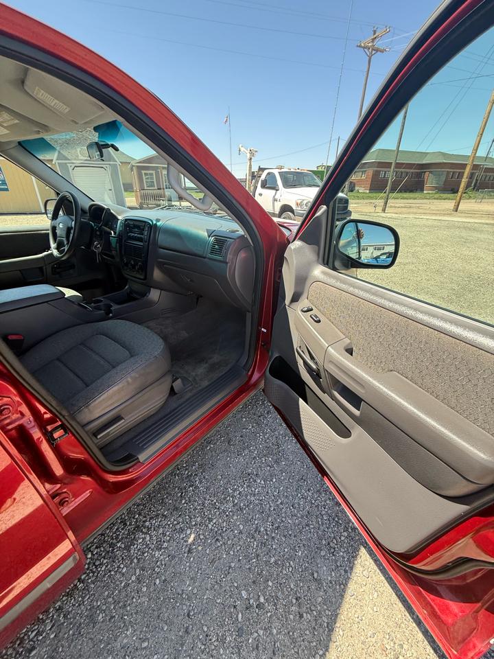 Ford Explorer XLS 4.0L 4WD 2004