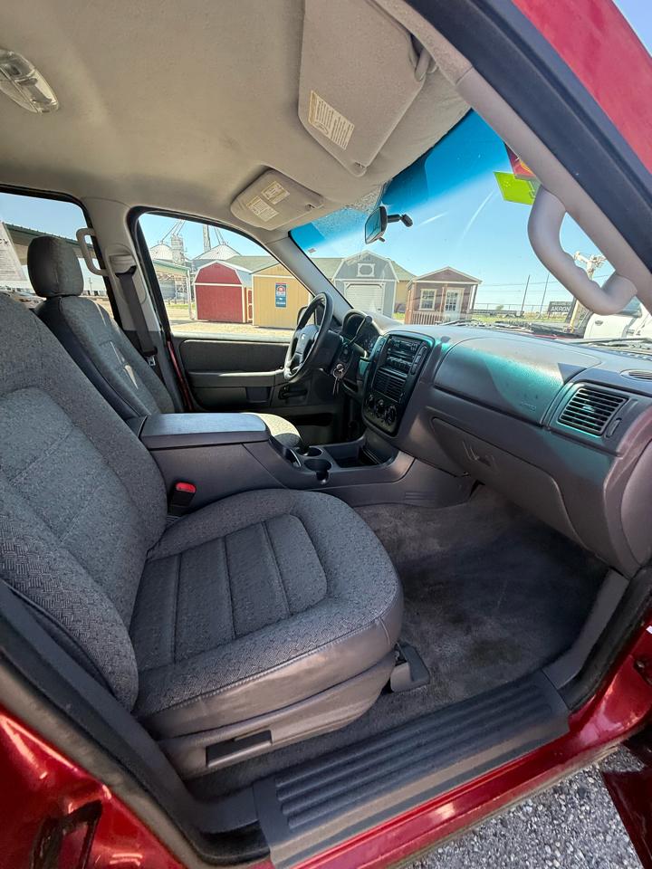 Ford Explorer XLS 4.0L 4WD 2004