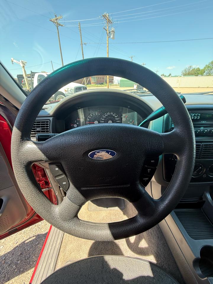 Ford Explorer XLS 4.0L 4WD 2004