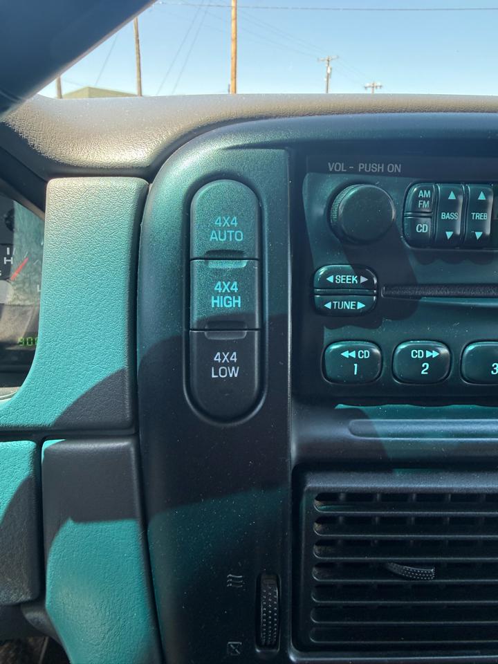 Ford Explorer XLS 4.0L 4WD 2004