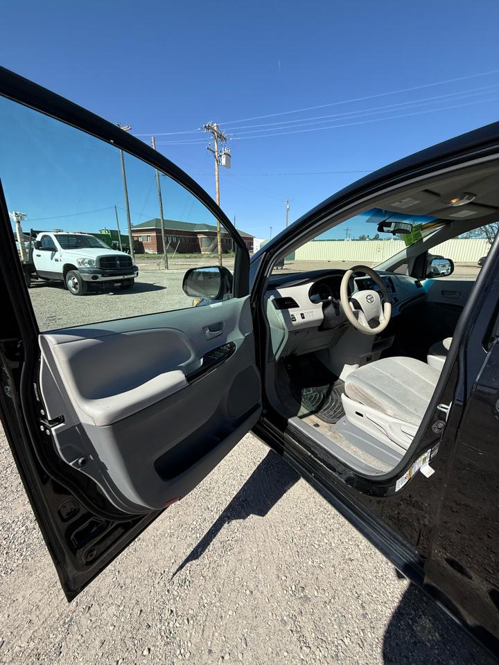 Toyota Sienna FWD 7-Passenger V6 2014