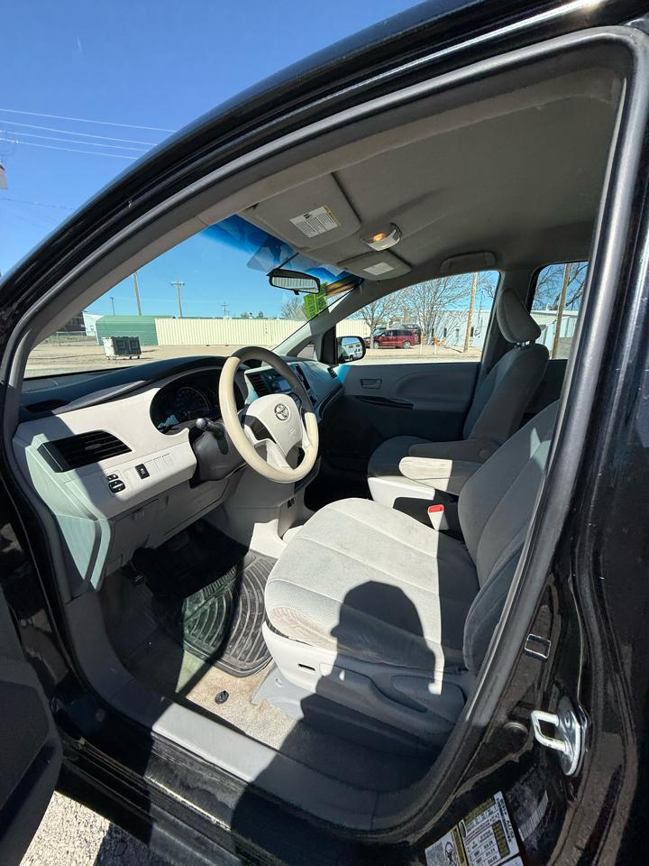 Toyota Sienna FWD 7-Passenger V6 2014