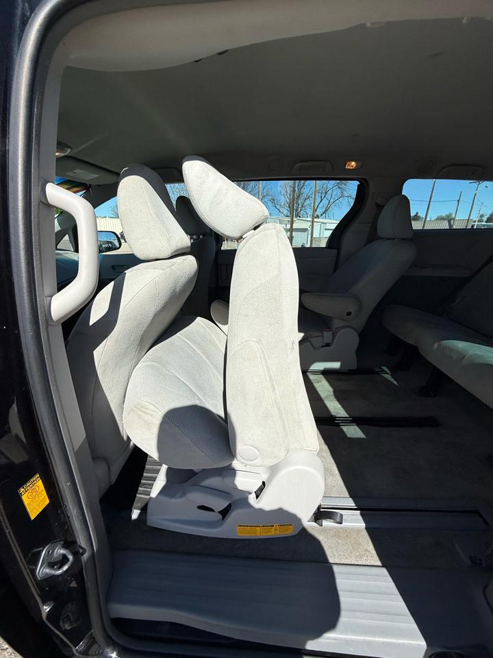 Toyota Sienna FWD 7-Passenger V6 2014