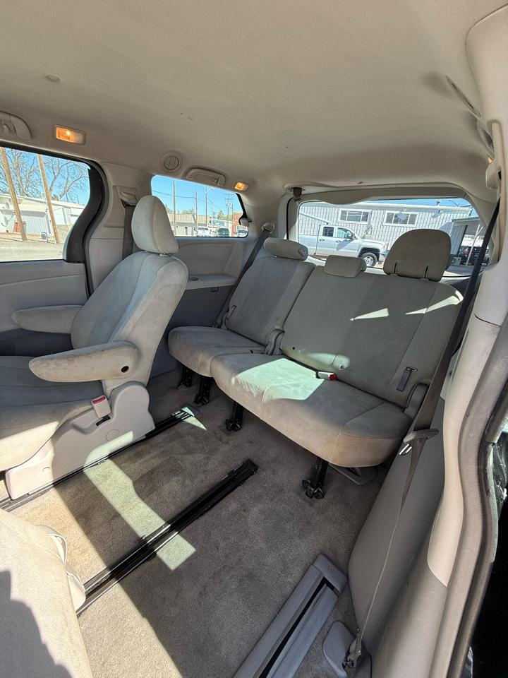 Toyota Sienna FWD 7-Passenger V6 2014