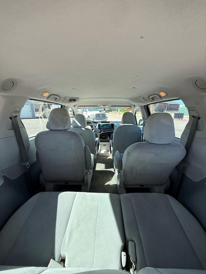 Toyota Sienna FWD 7-Passenger V6 2014