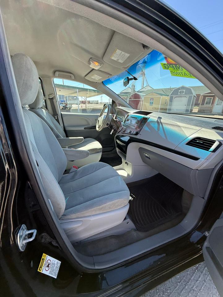 Toyota Sienna FWD 7-Passenger V6 2014