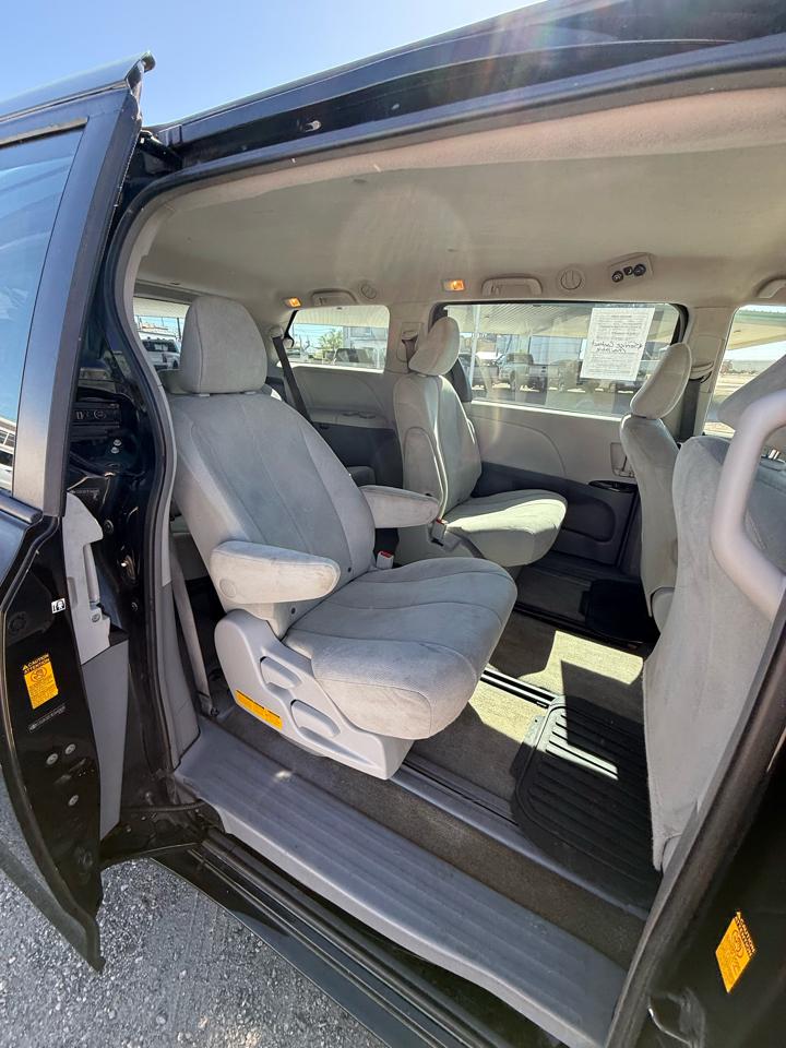 Toyota Sienna FWD 7-Passenger V6 2014