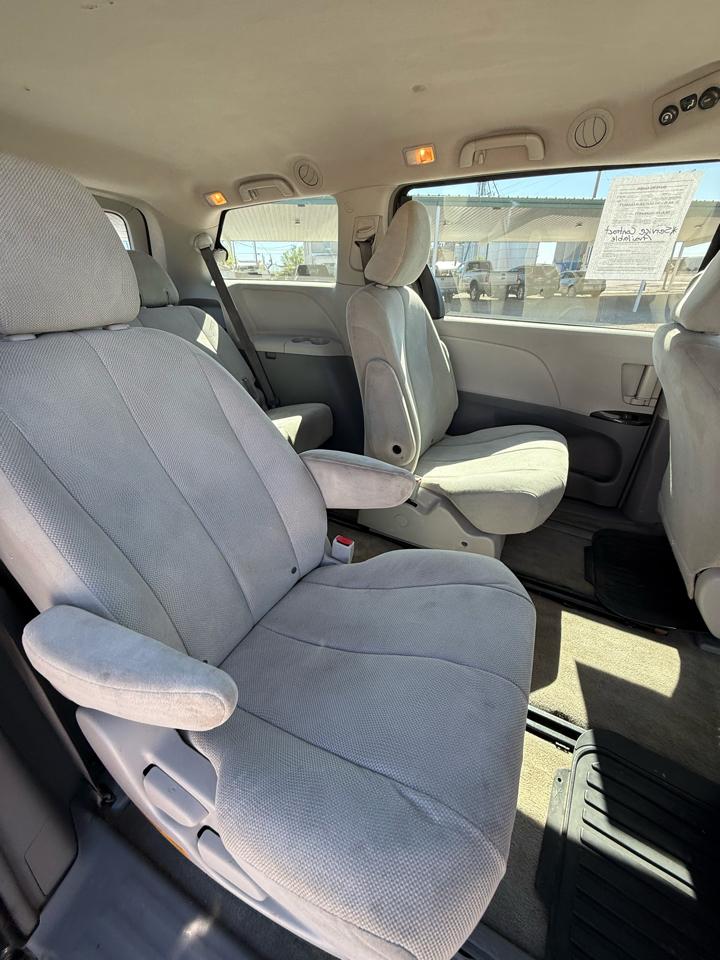 Toyota Sienna FWD 7-Passenger V6 2014