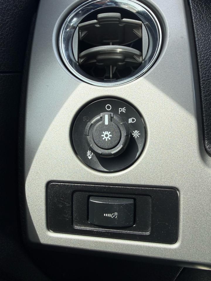 Ford F-150 Lariat SuperCrew 6.5-ft Box 4WD 2012