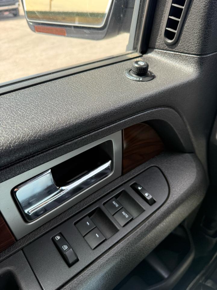 Ford F-150 Lariat SuperCrew 6.5-ft Box 4WD 2012