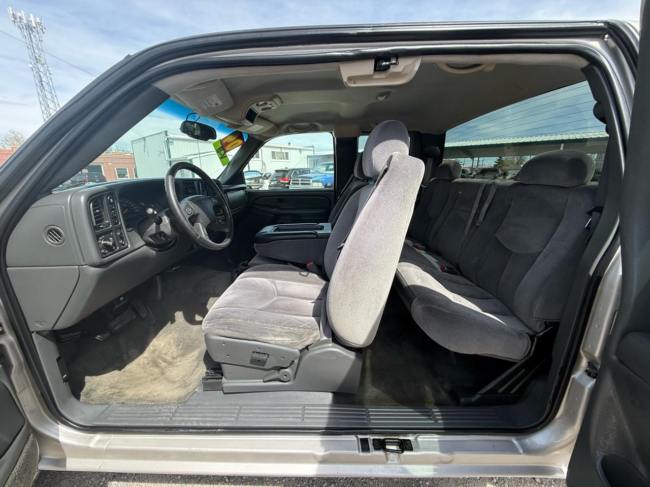 GMC Sierra 1500 SLE Ext. Cab Long Bed 4WD 2004