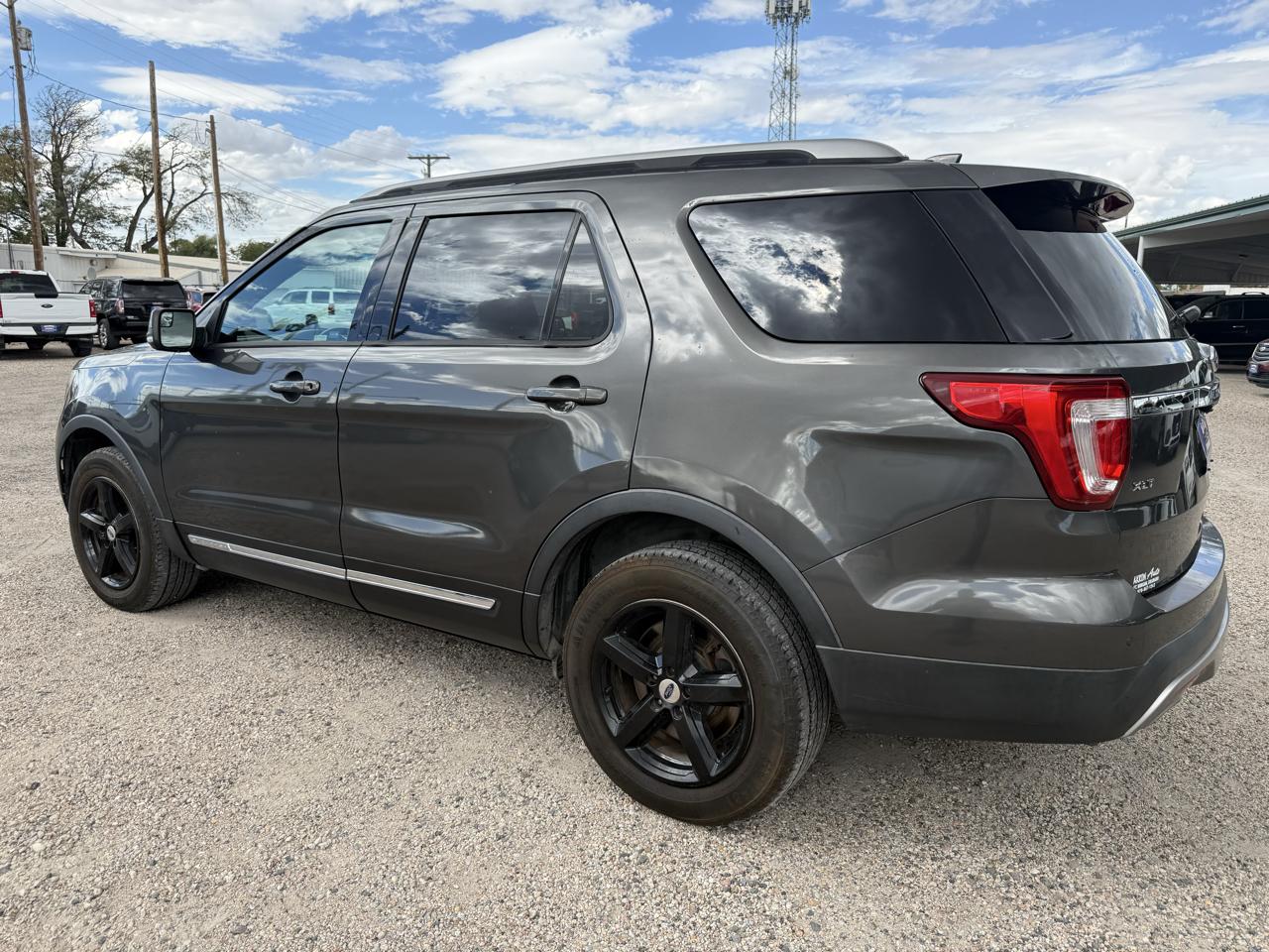 Ford Explorer XLT 4WD 2017