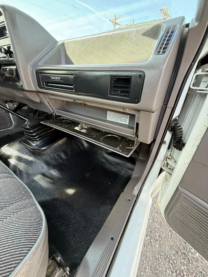 Dodge Dakota WS Reg. Cab 8-ft. Bed 2WD 1996