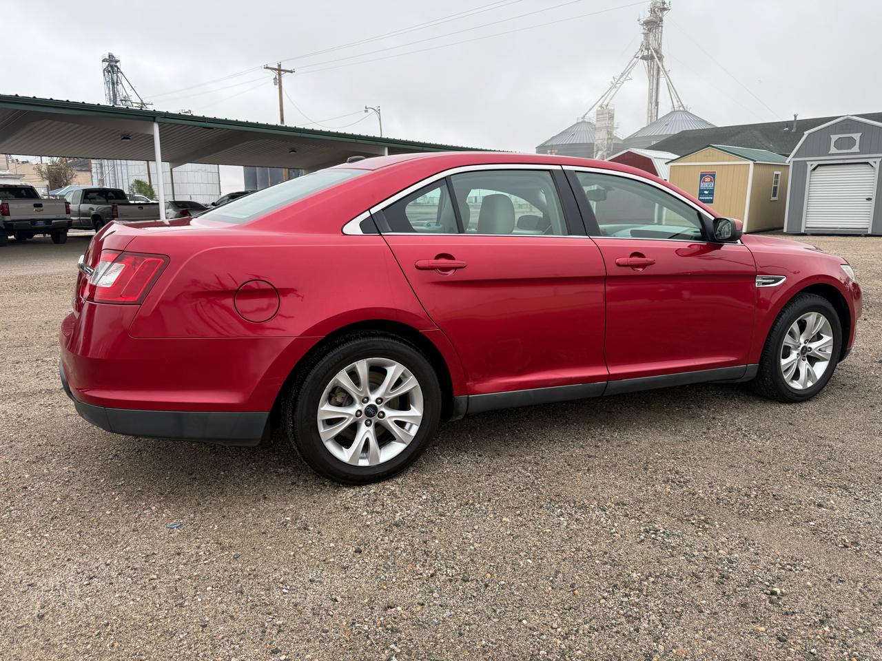 Ford Taurus SEL FWD 2011