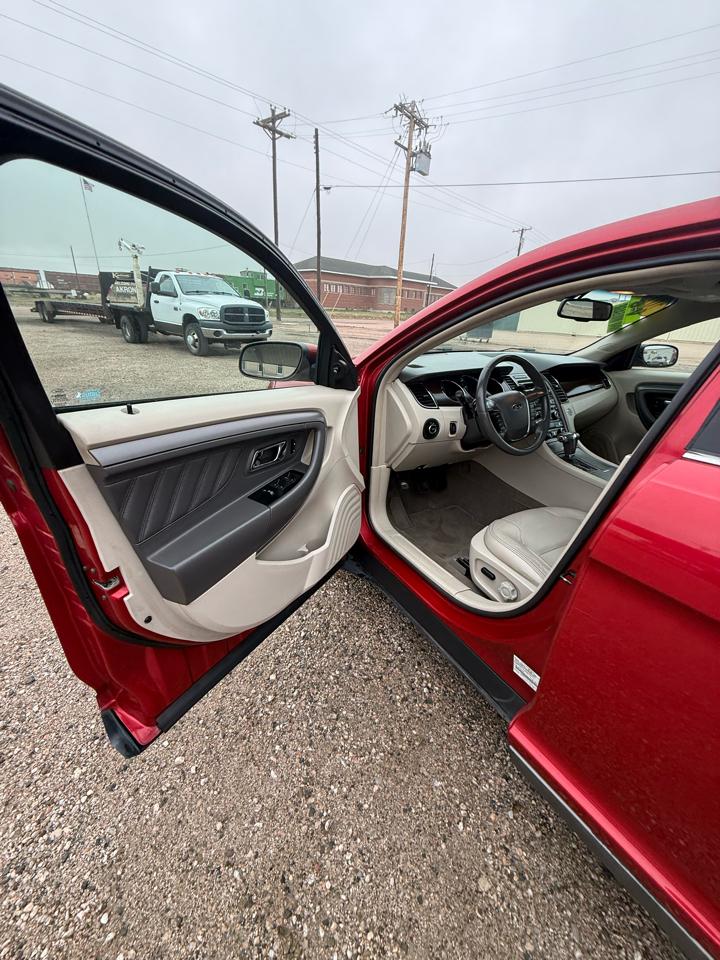 Ford Taurus SEL FWD 2011