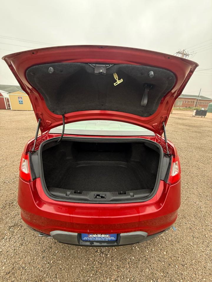 Ford Taurus SEL FWD 2011