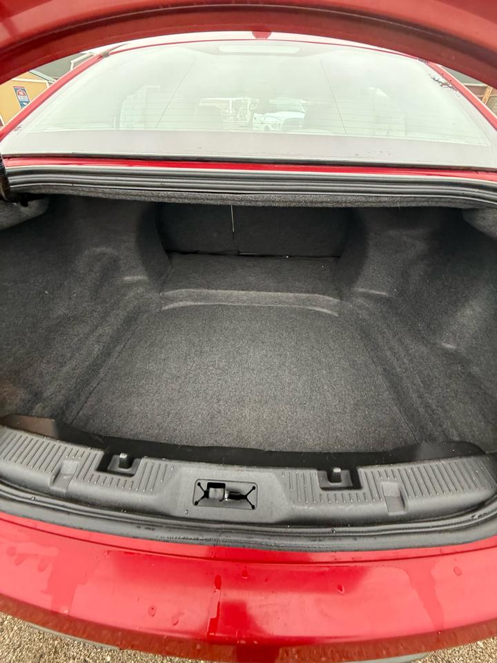 Ford Taurus SEL FWD 2011