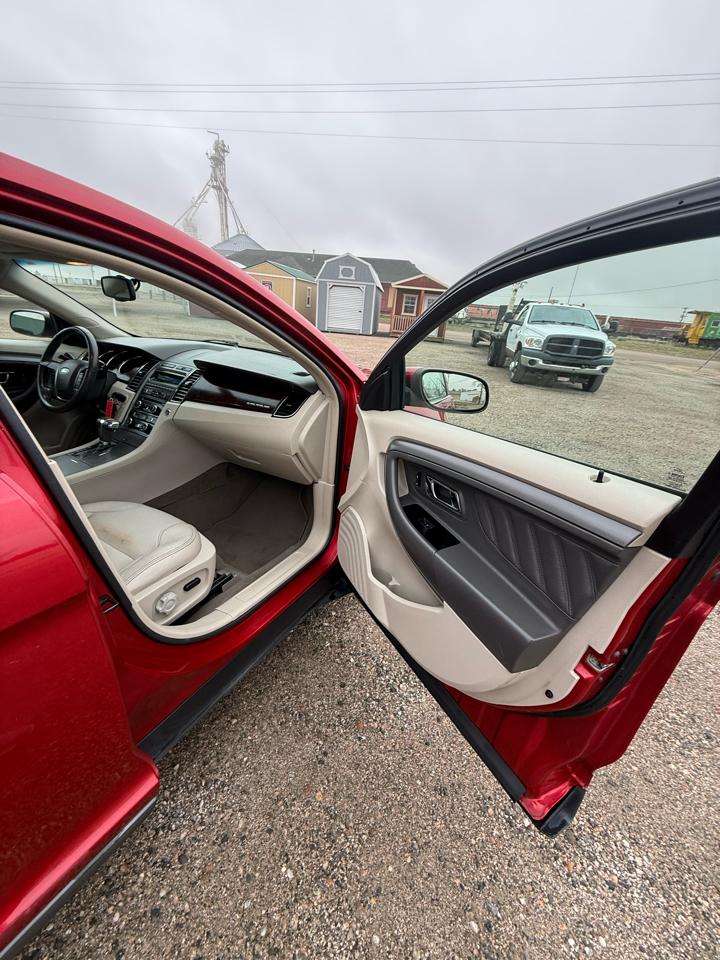 Ford Taurus SEL FWD 2011