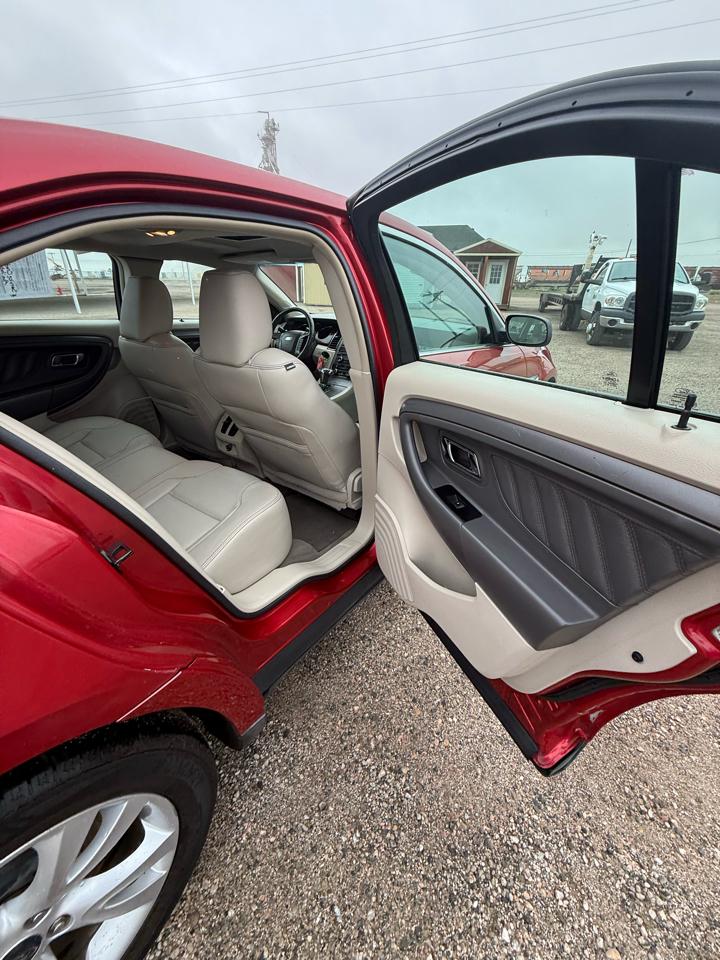 Ford Taurus SEL FWD 2011