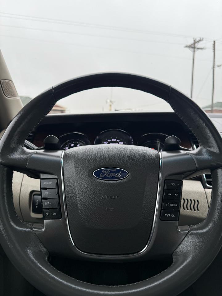 Ford Taurus SEL FWD 2011