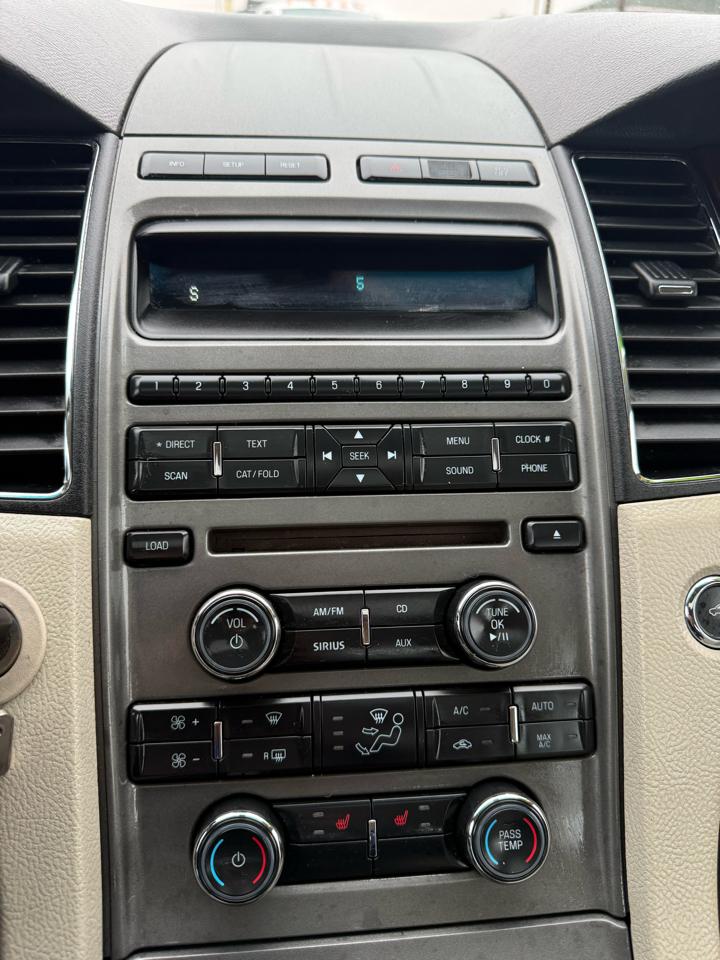 Ford Taurus SEL FWD 2011