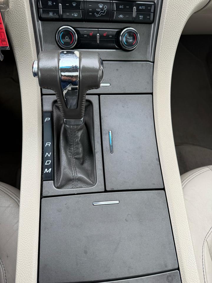 Ford Taurus SEL FWD 2011