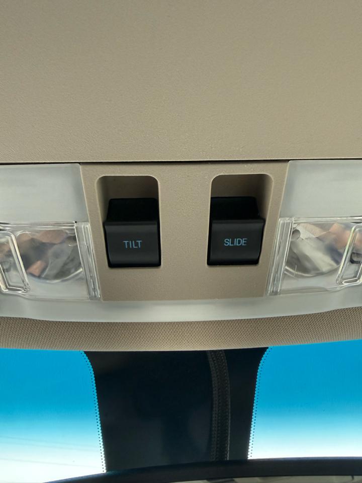 Ford Taurus SEL FWD 2011