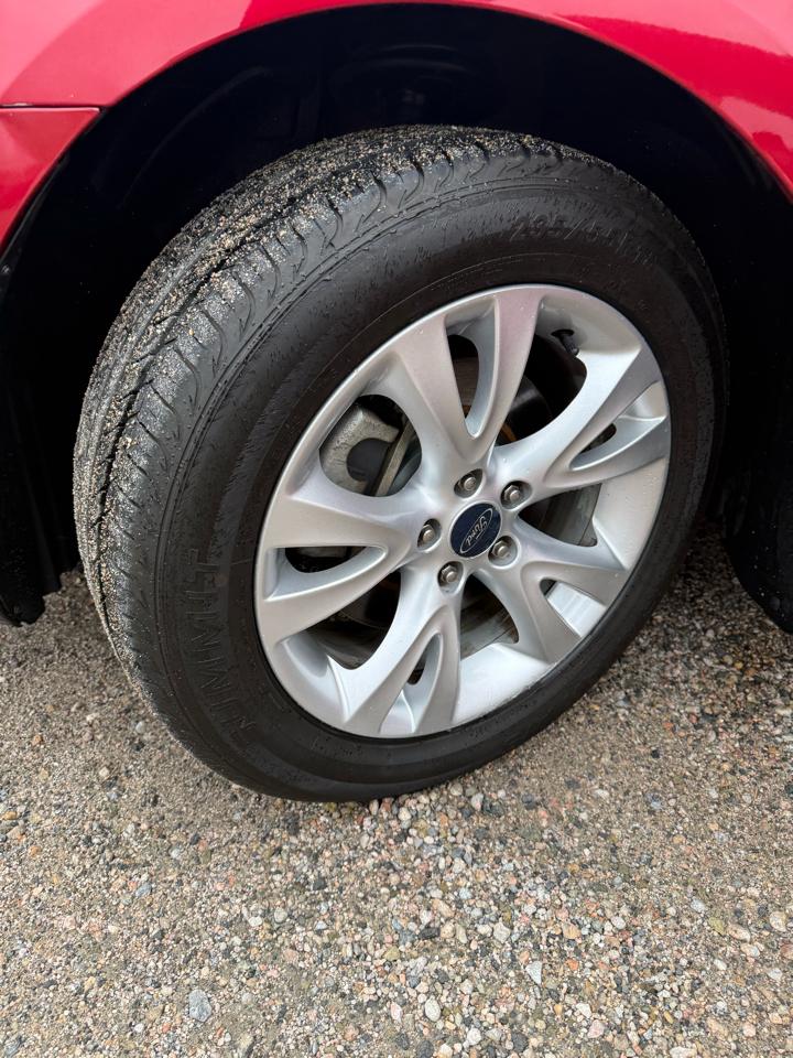 Ford Taurus SEL FWD 2011