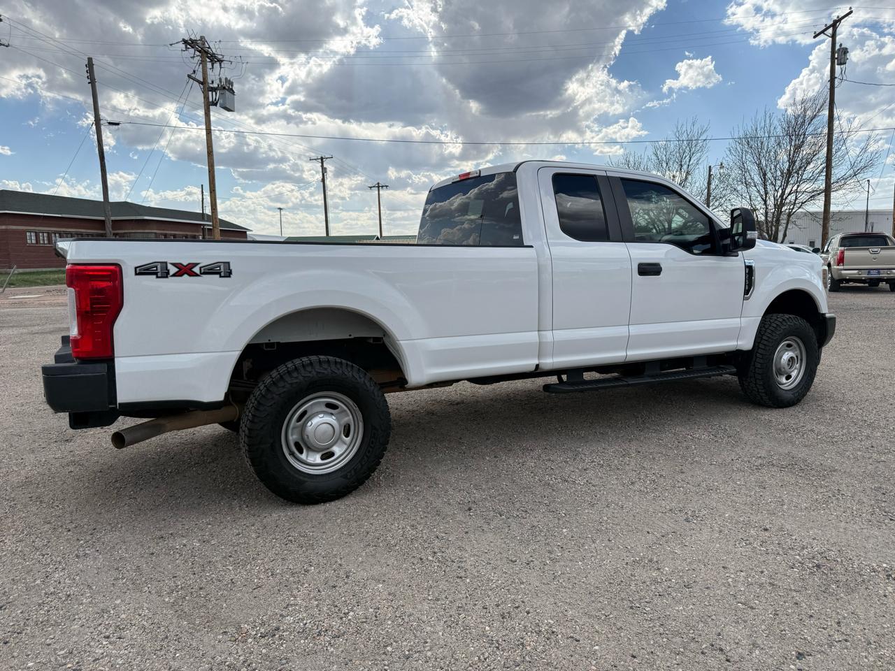 Ford F-250 SD XL SuperCab 4WD 2018