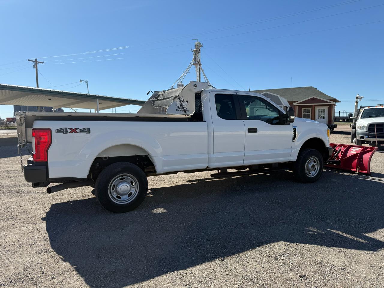 Ford F-250 SD XL SuperCab Long Bed 4WD 2017