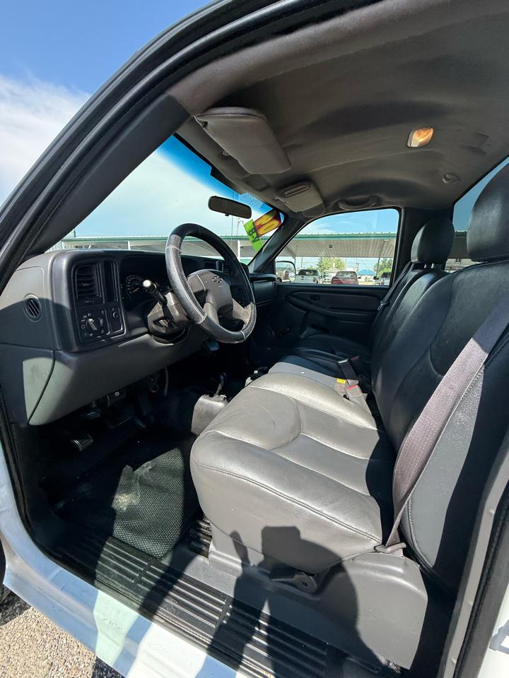 Chevrolet Silverado 2500HD Work Truck Long Bed 4WD 2004
