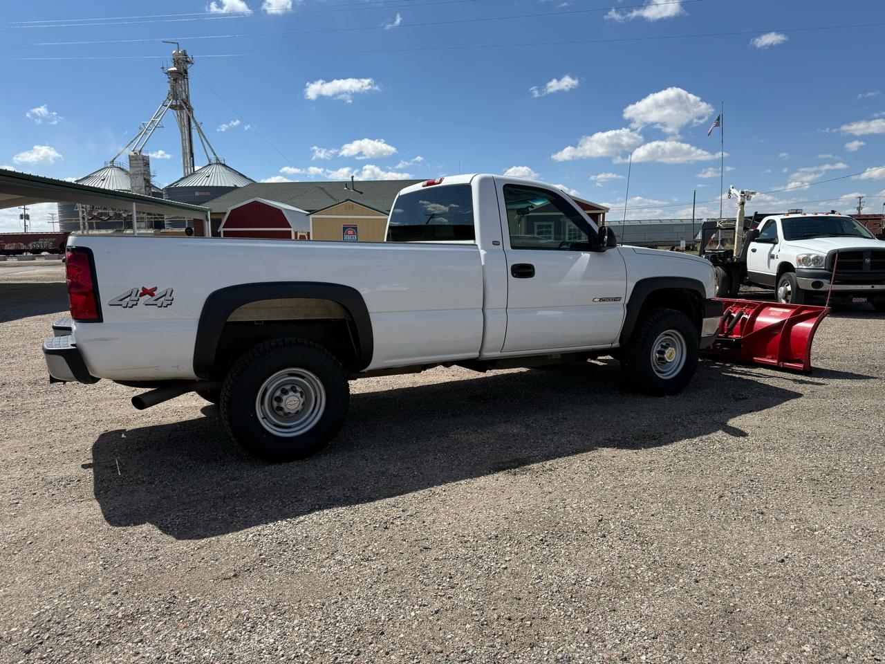 Chevrolet Silverado 2500HD Work Truck Long Bed 4WD 2004
