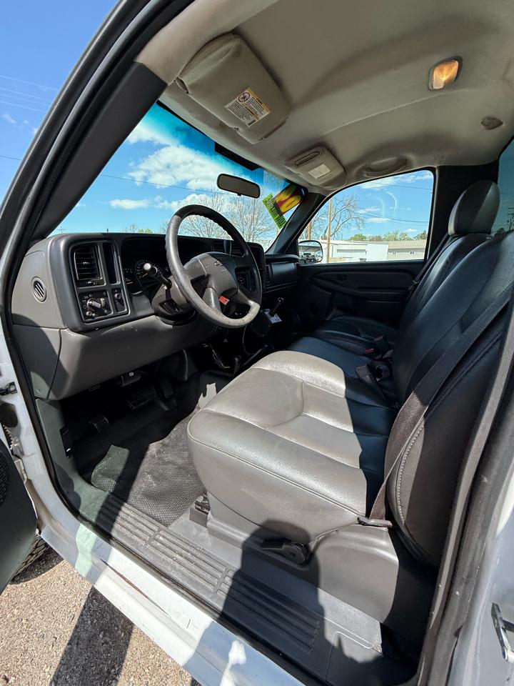 Chevrolet Silverado 2500HD Work Truck Long Bed 4WD 2004