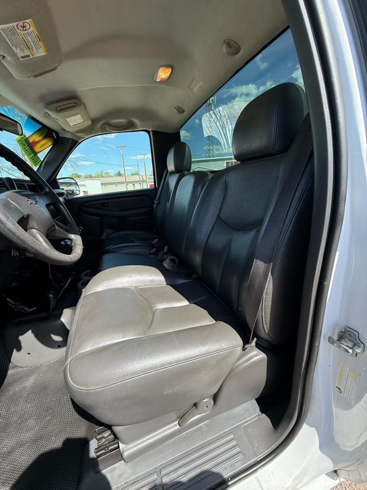 Chevrolet Silverado 2500HD Work Truck Long Bed 4WD 2004