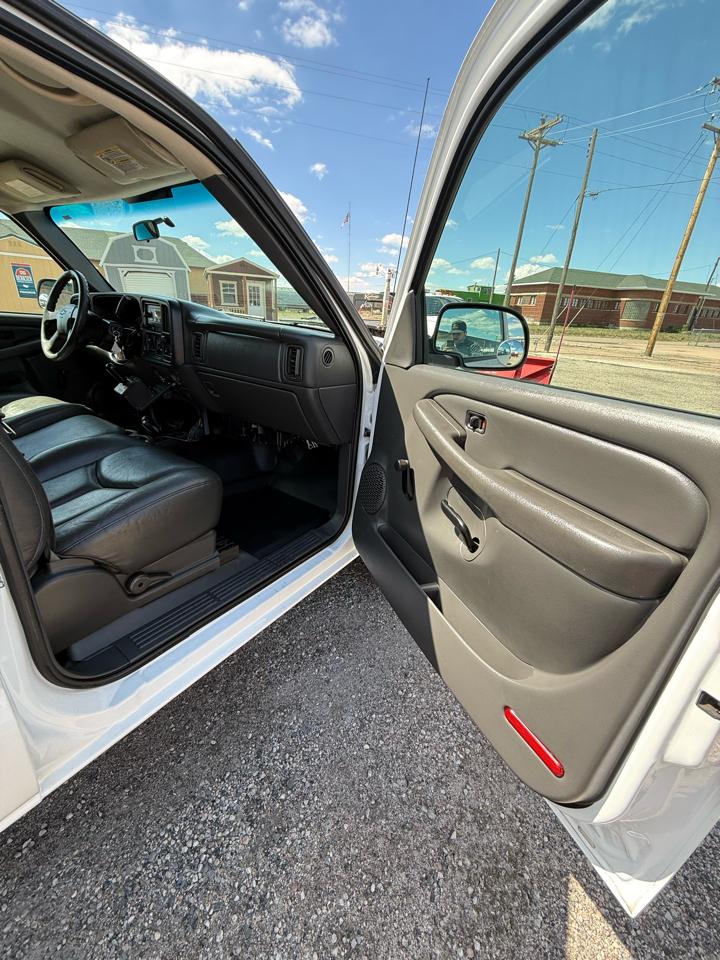 Chevrolet Silverado 2500HD Work Truck Long Bed 4WD 2004