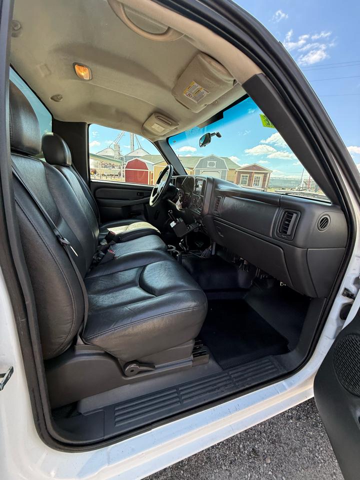 Chevrolet Silverado 2500HD Work Truck Long Bed 4WD 2004