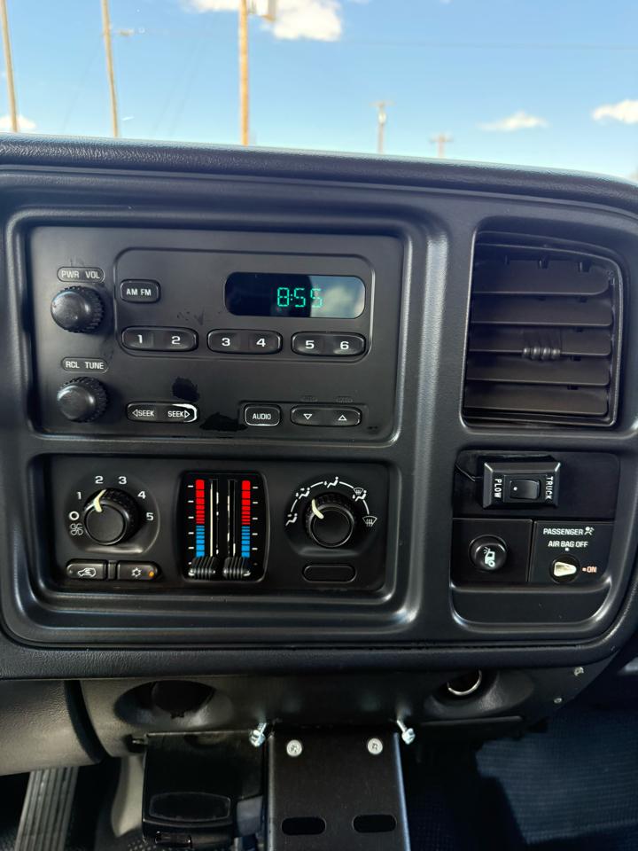 Chevrolet Silverado 2500HD Work Truck Long Bed 4WD 2004