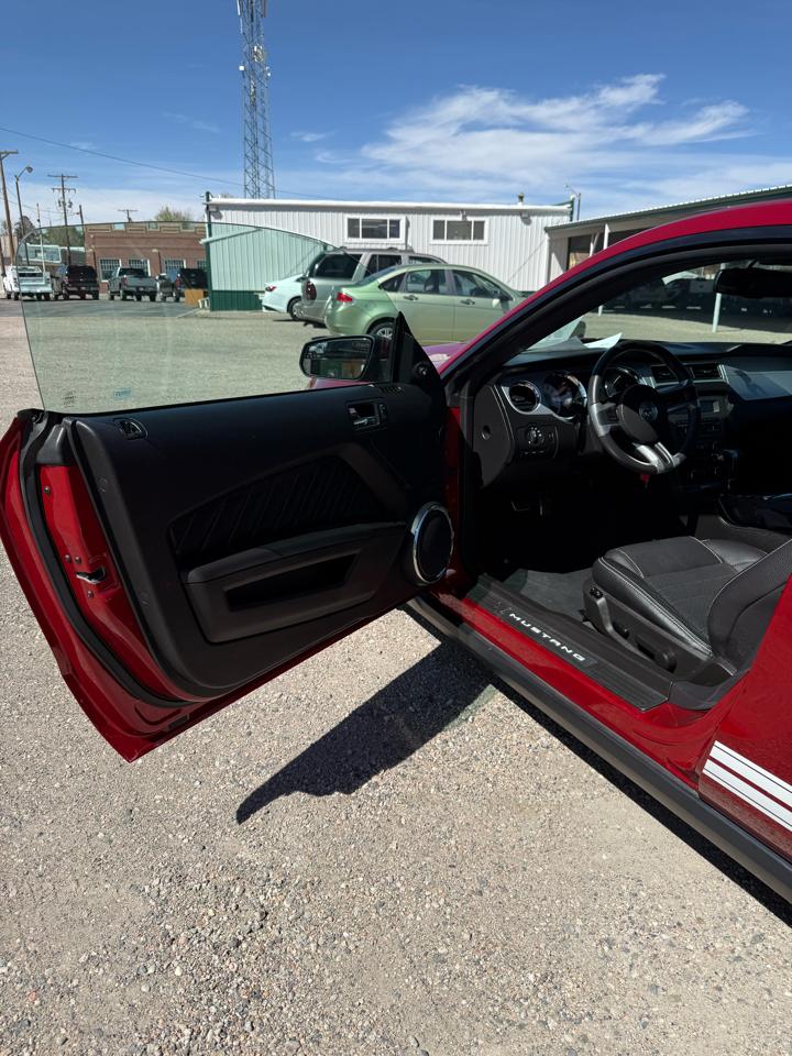 Ford Mustang V6 Coupe 2011