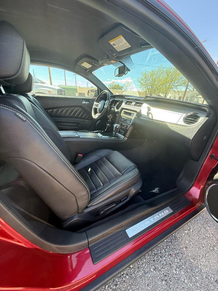 Ford Mustang V6 Coupe 2011