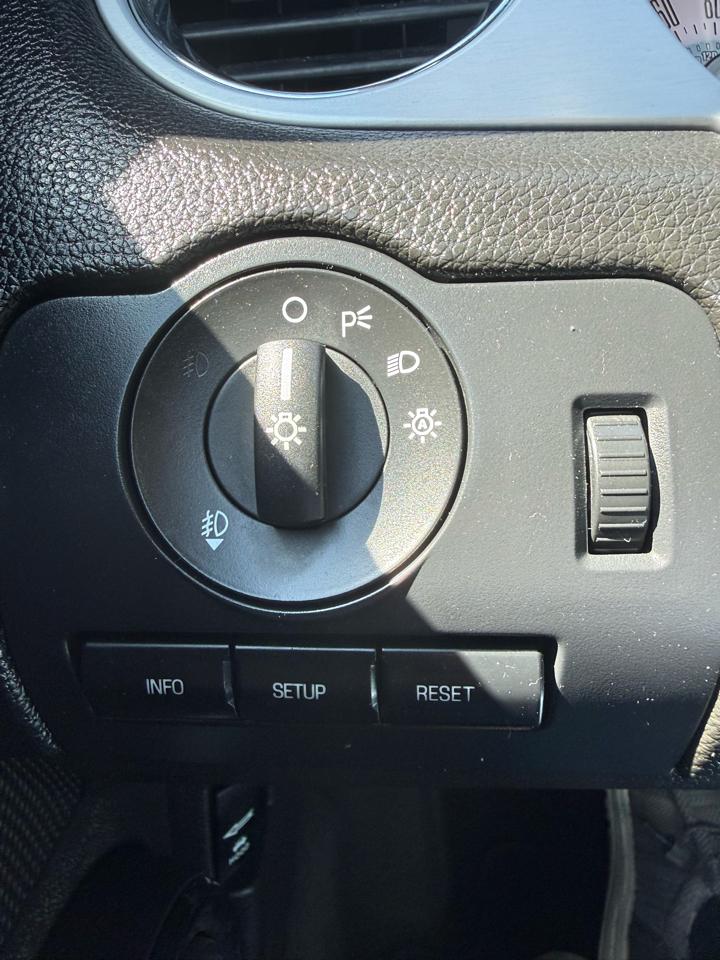 Ford Mustang V6 Coupe 2011