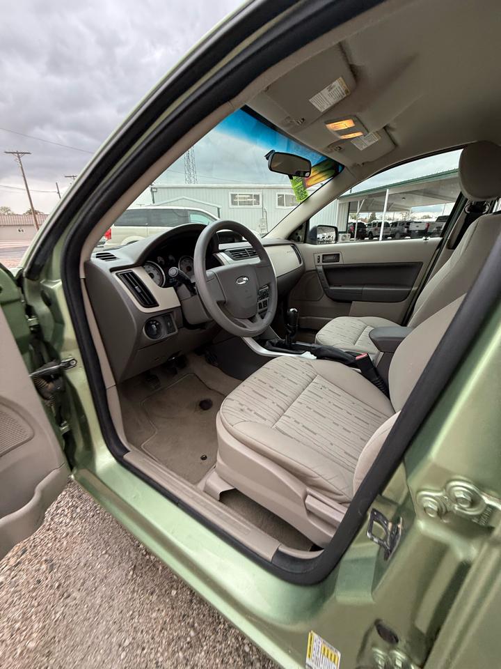 Ford Focus SE Sedan 2008