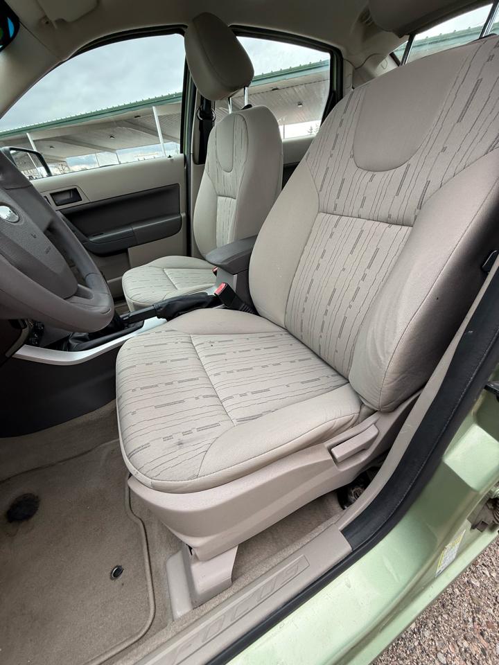 Ford Focus SE Sedan 2008