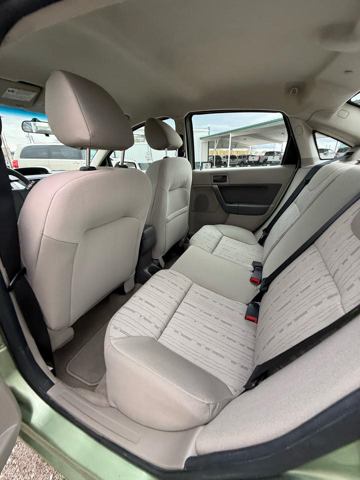 Ford Focus SE Sedan 2008