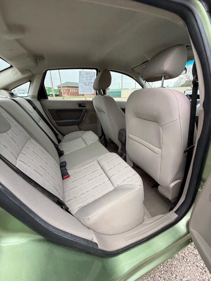 Ford Focus SE Sedan 2008