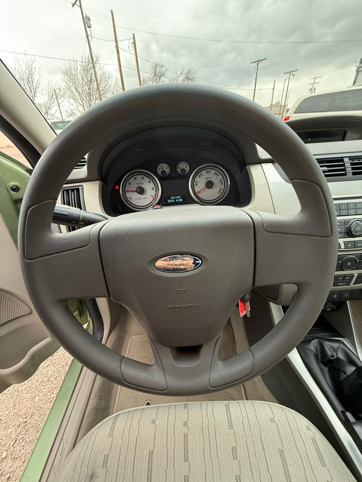 Ford Focus SE Sedan 2008