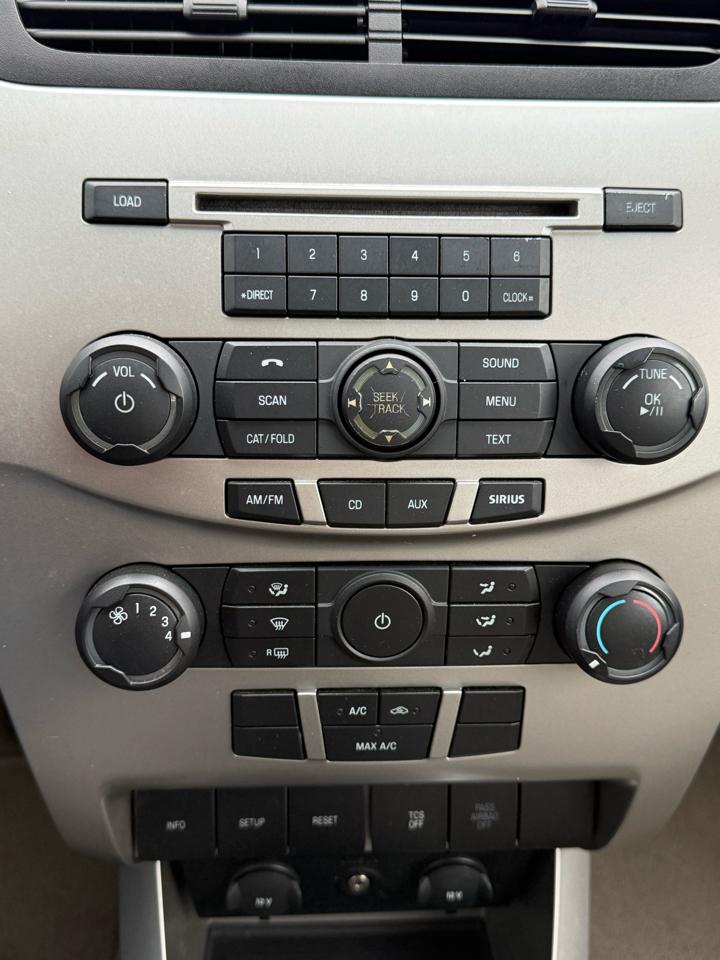 Ford Focus SE Sedan 2008