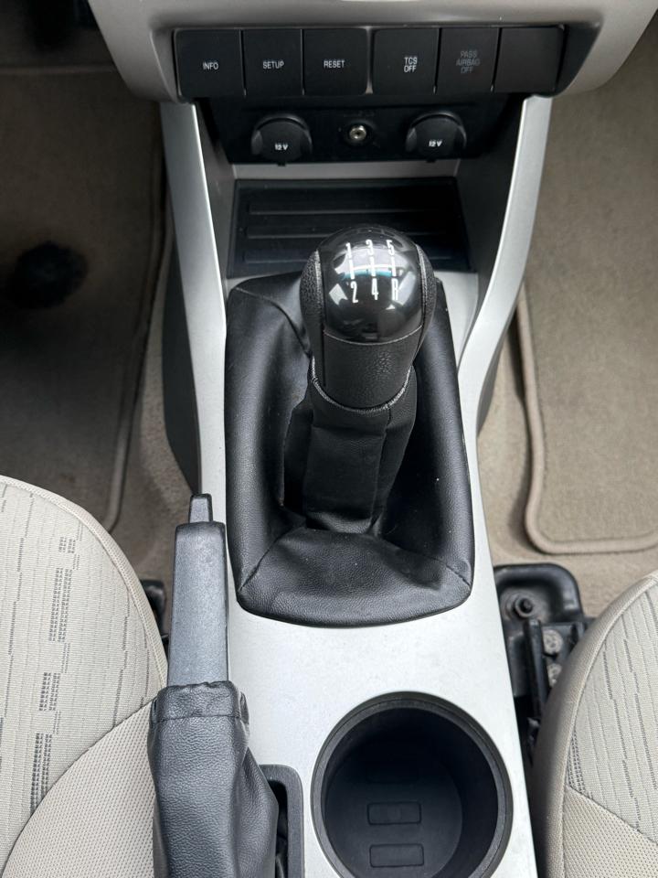 Ford Focus SE Sedan 2008