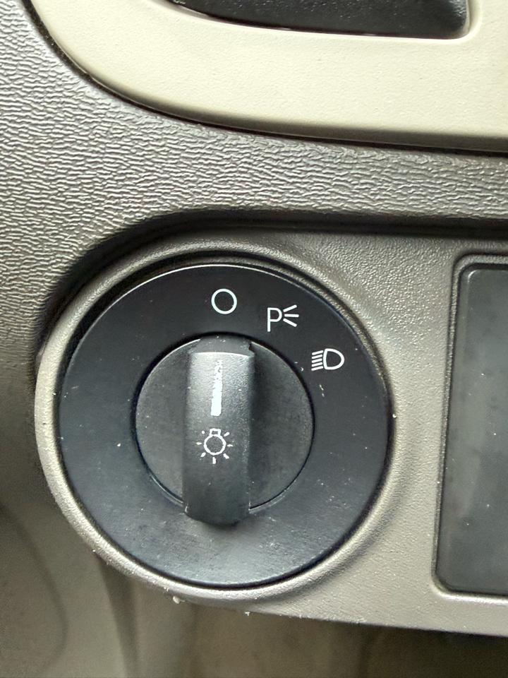 Ford Focus SE Sedan 2008